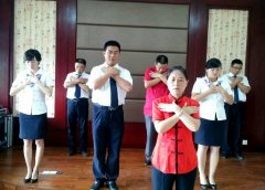 手语舞动心灵 无言感悟生命